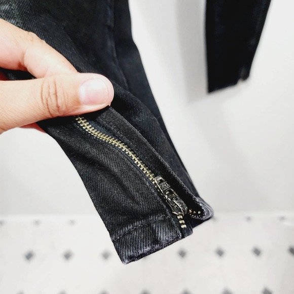 AMO Twist Zip Slim Fit Mid-Rise Ankle Jeans NEW Size 28 in Jett Wash - Picture 3 of 14